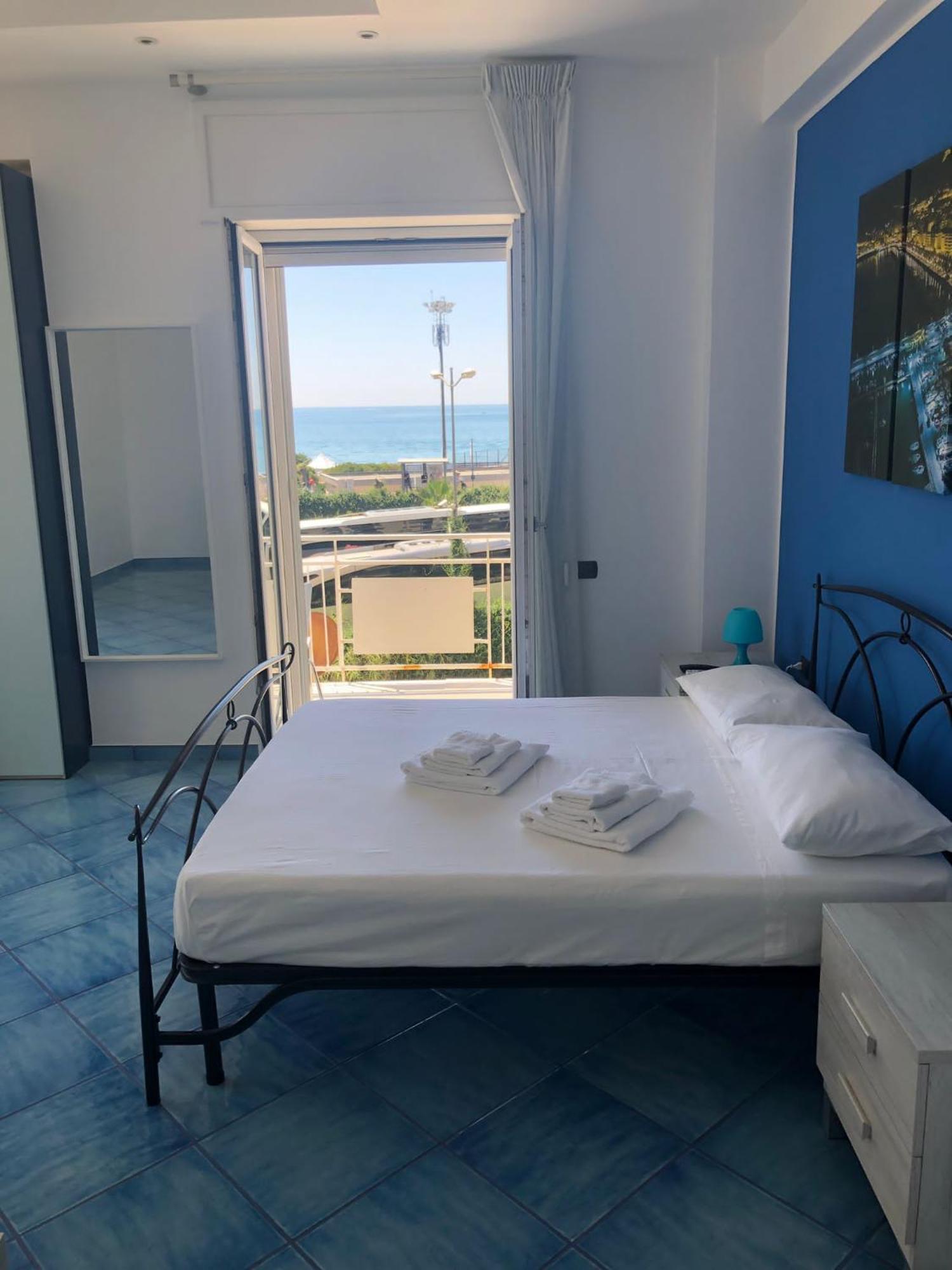 Blue Sea Salerno Hotel ภายนอก รูปภาพ
